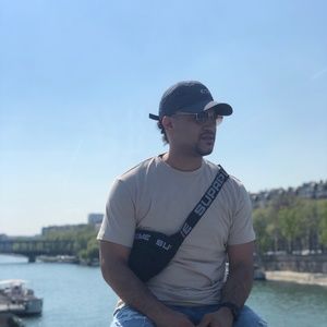 Meet your Posher, Luis